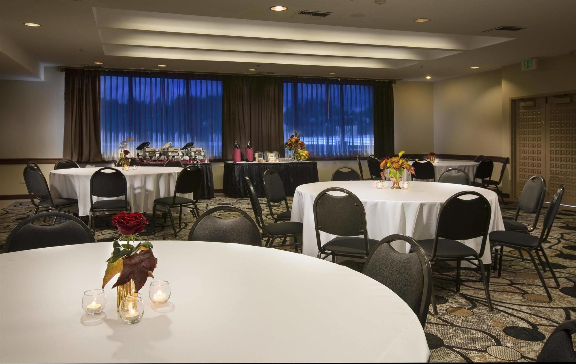 Red Lion Inn & Suites Olympia, Governor Hotel מראה חיצוני תמונה