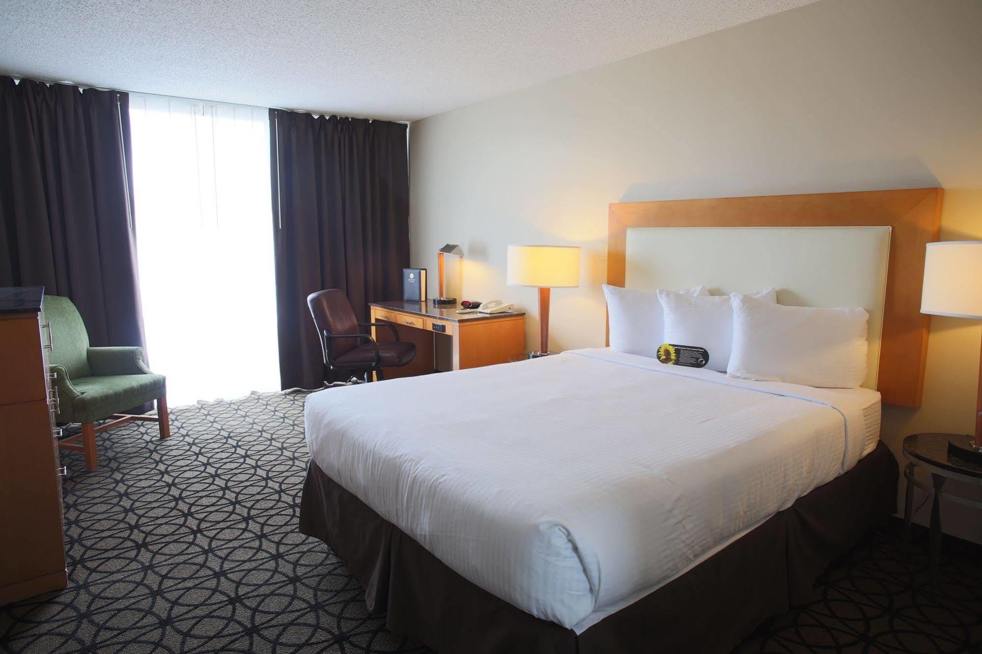 Red Lion Inn & Suites Olympia, Governor Hotel מראה חיצוני תמונה