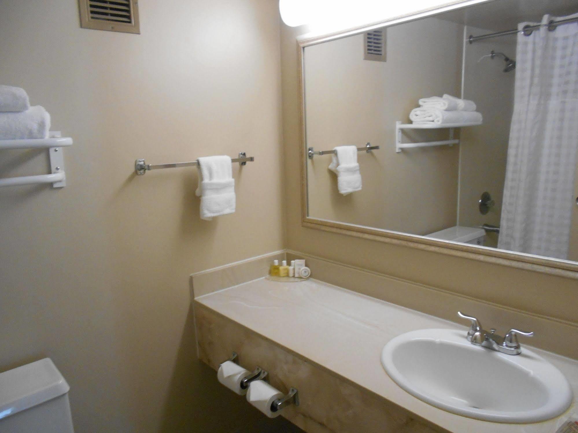 Red Lion Inn & Suites Olympia, Governor Hotel מראה חיצוני תמונה