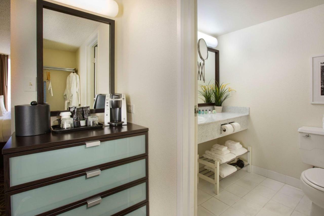 Red Lion Inn & Suites Olympia, Governor Hotel מראה חיצוני תמונה